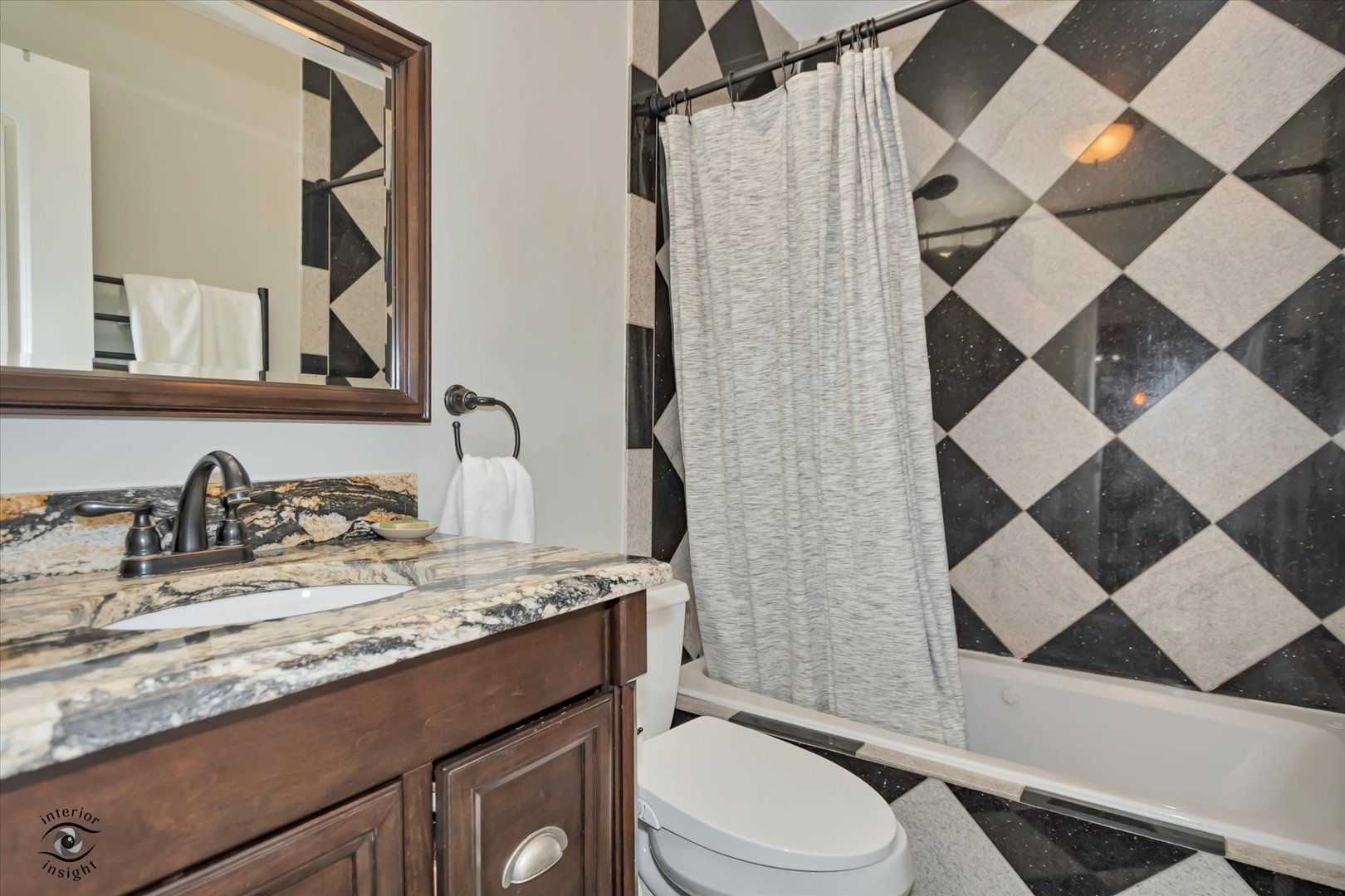 9621 S Karlov Avenue #301, Oak Lawn, IL 60453