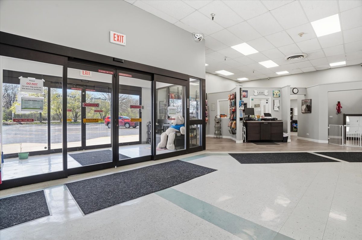 1301 S Lewis Avenue, Waukegan, IL 60085