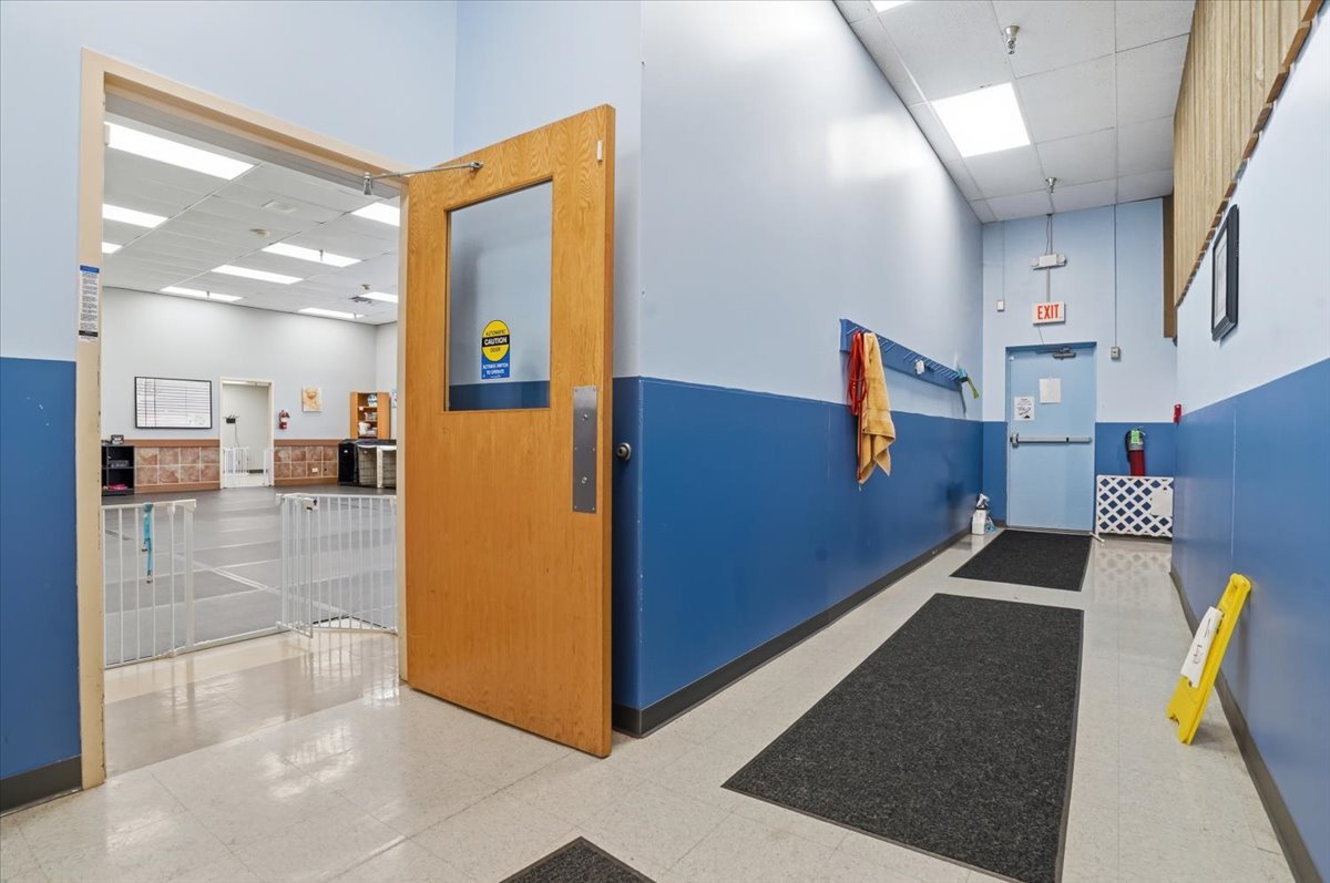 1301 S Lewis Avenue, Waukegan, IL 60085