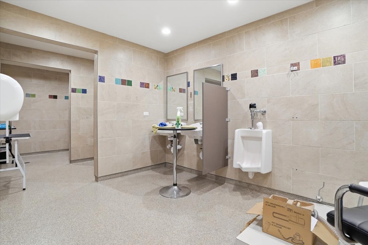 1301 S Lewis Avenue, Waukegan, IL 60085