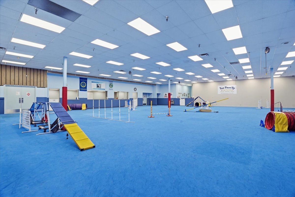 1301 S Lewis Avenue, Waukegan, IL 60085