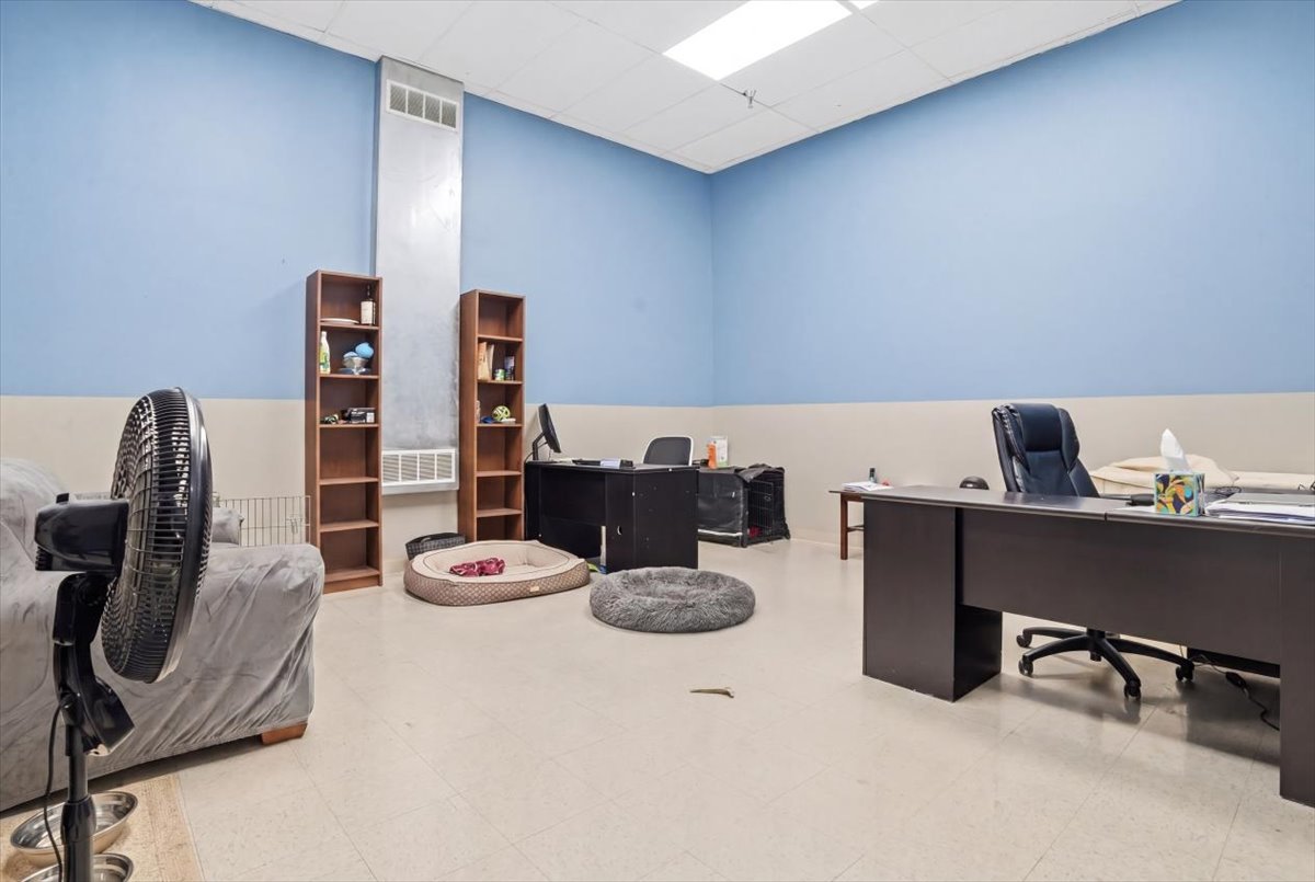 1301 S Lewis Avenue, Waukegan, IL 60085