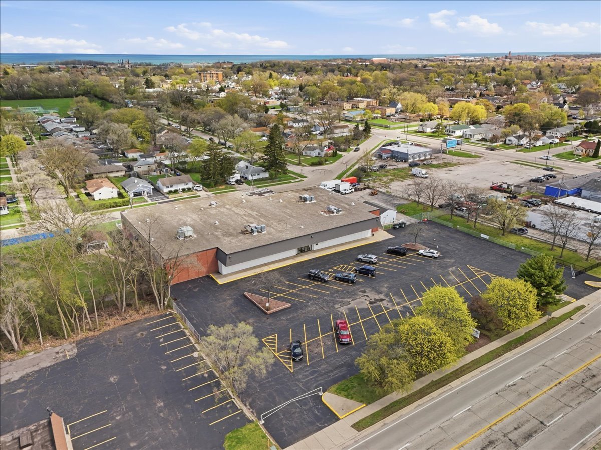 1301 S Lewis Avenue, Waukegan, IL 60085