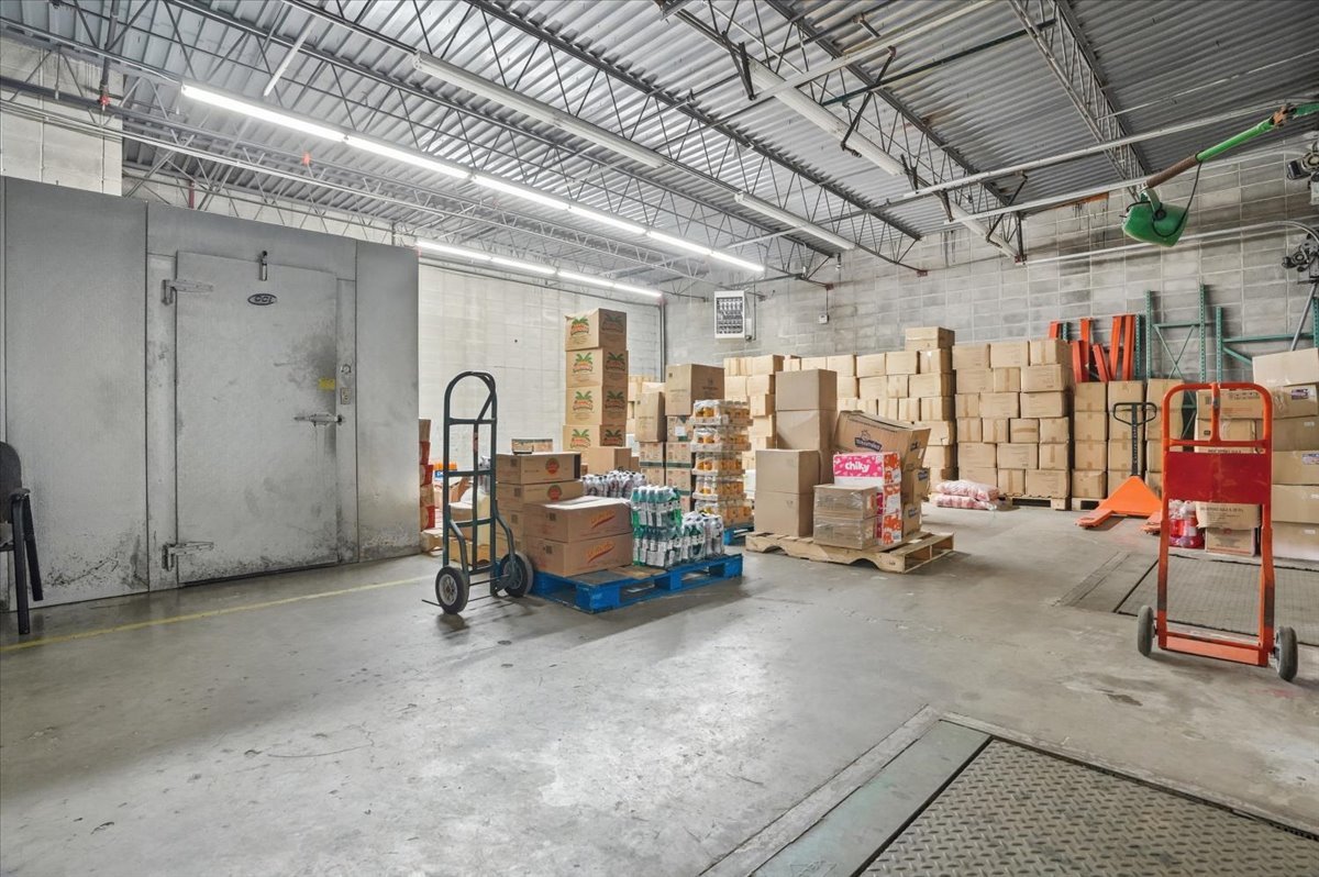 1301 S Lewis Avenue, Waukegan, IL 60085