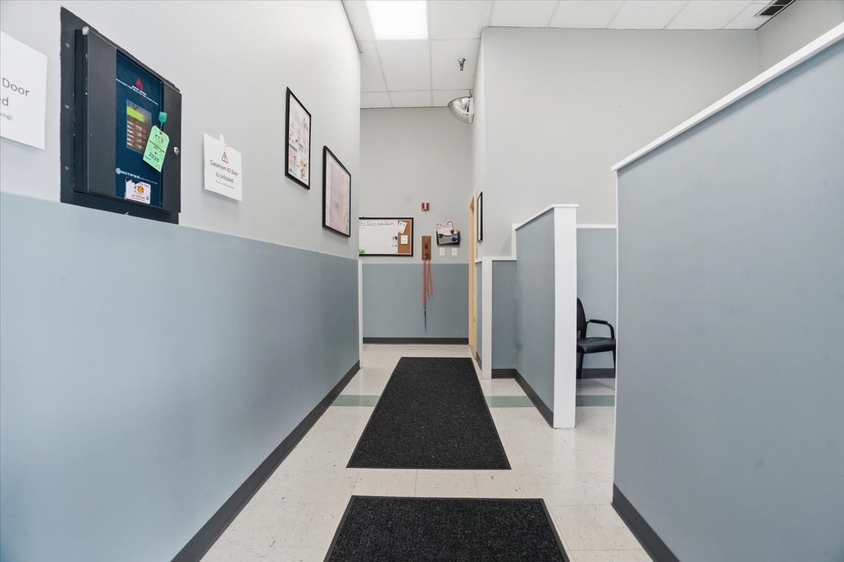 1301 S Lewis Avenue, Waukegan, IL 60085