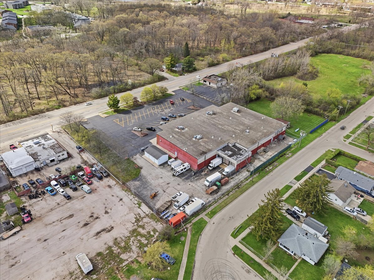 1301 S Lewis Avenue, Waukegan, IL 60085