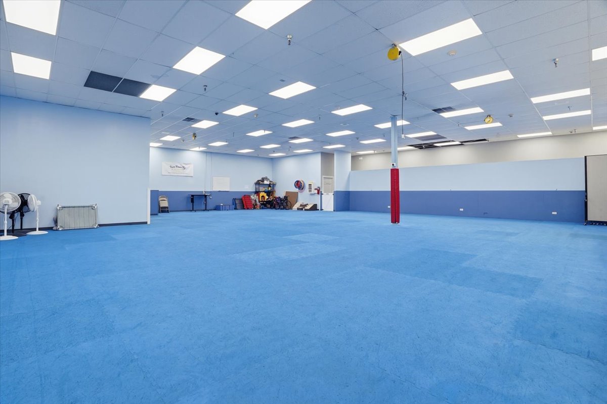 1301 S Lewis Avenue, Waukegan, IL 60085