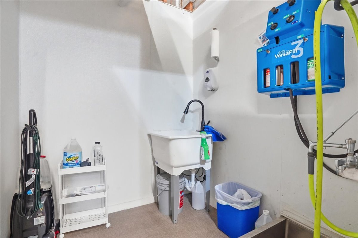 1301 S Lewis Avenue, Waukegan, IL 60085