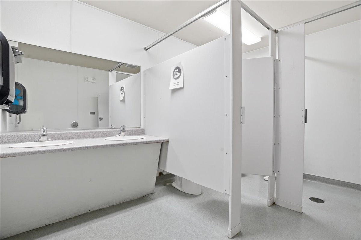 1301 S Lewis Avenue, Waukegan, IL 60085