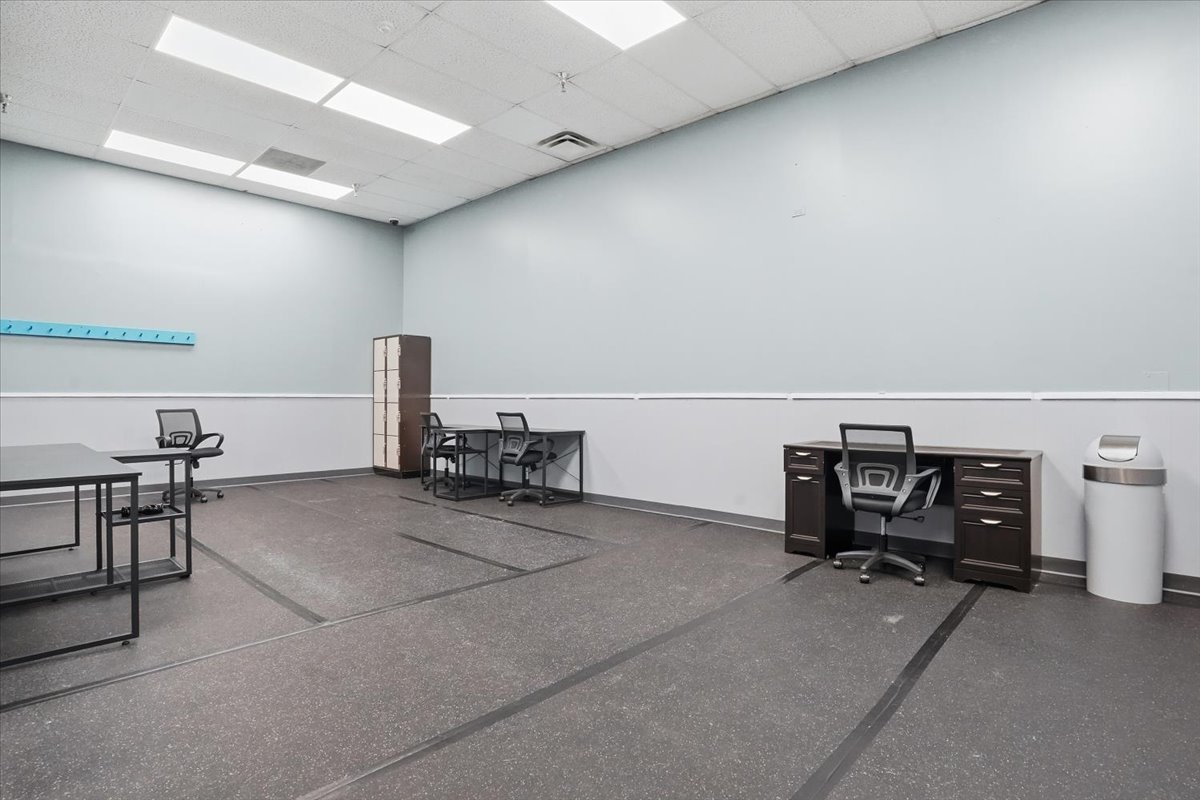 1301 S Lewis Avenue, Waukegan, IL 60085