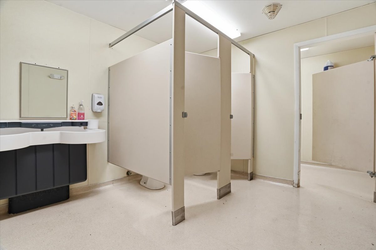 1301 S Lewis Avenue, Waukegan, IL 60085