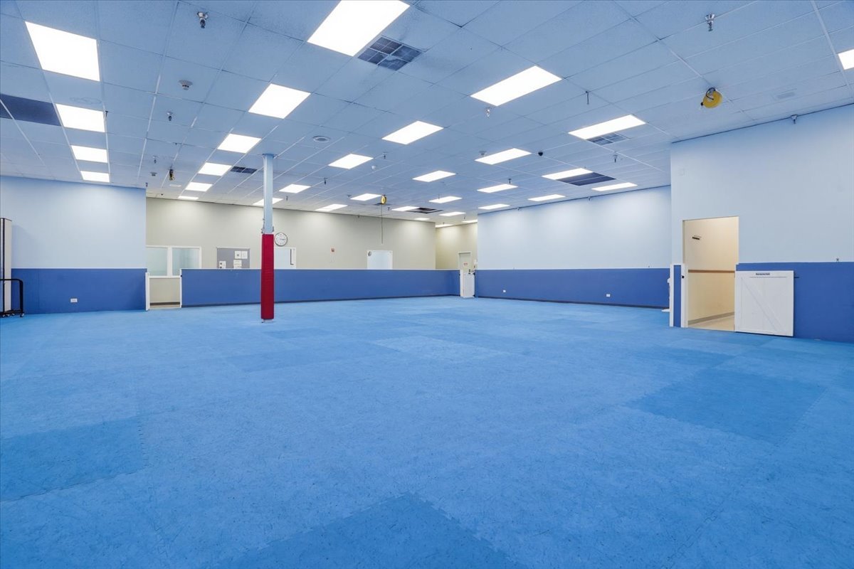 1301 S Lewis Avenue, Waukegan, IL 60085