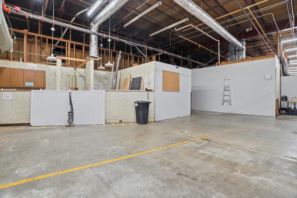 1301 S Lewis Avenue, Waukegan, IL 60085