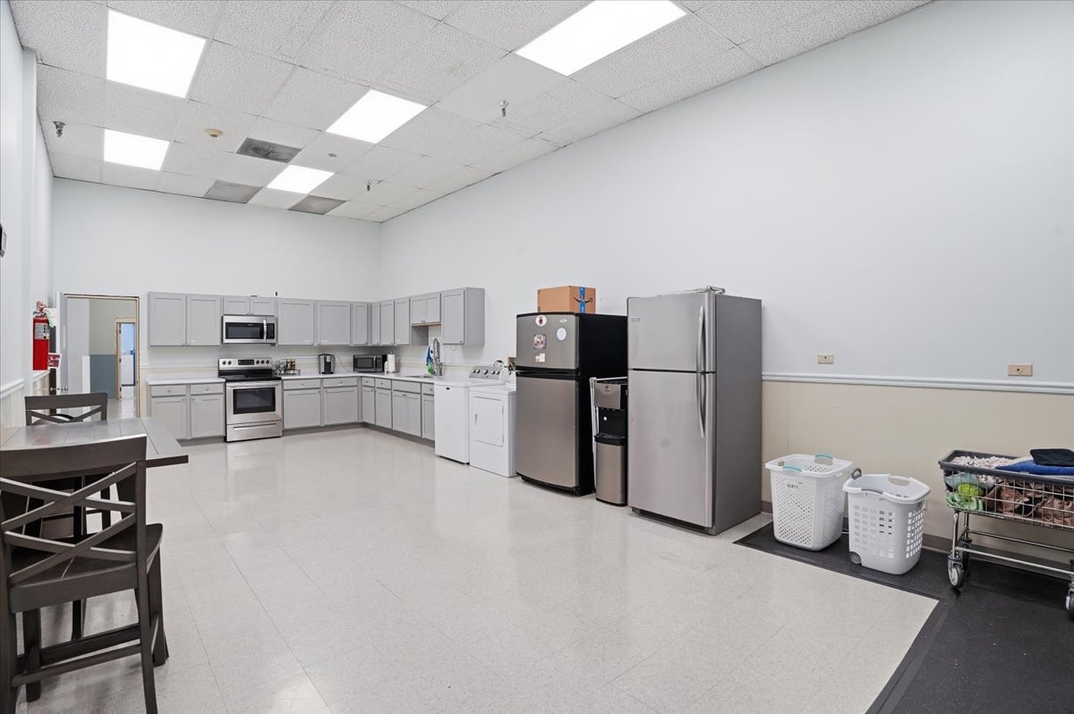 1301 S Lewis Avenue, Waukegan, IL 60085