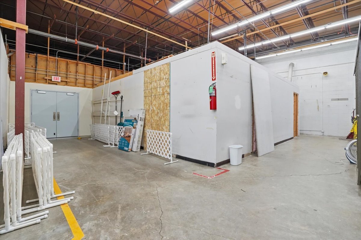 1301 S Lewis Avenue, Waukegan, IL 60085