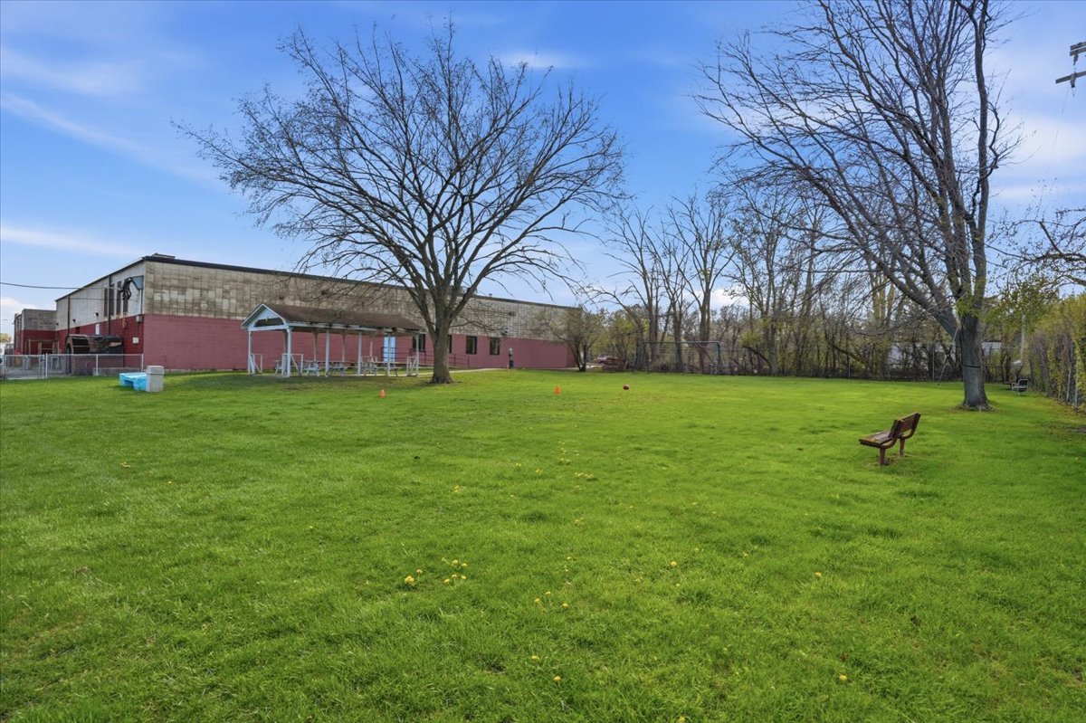 1301 S Lewis Avenue, Waukegan, IL 60085