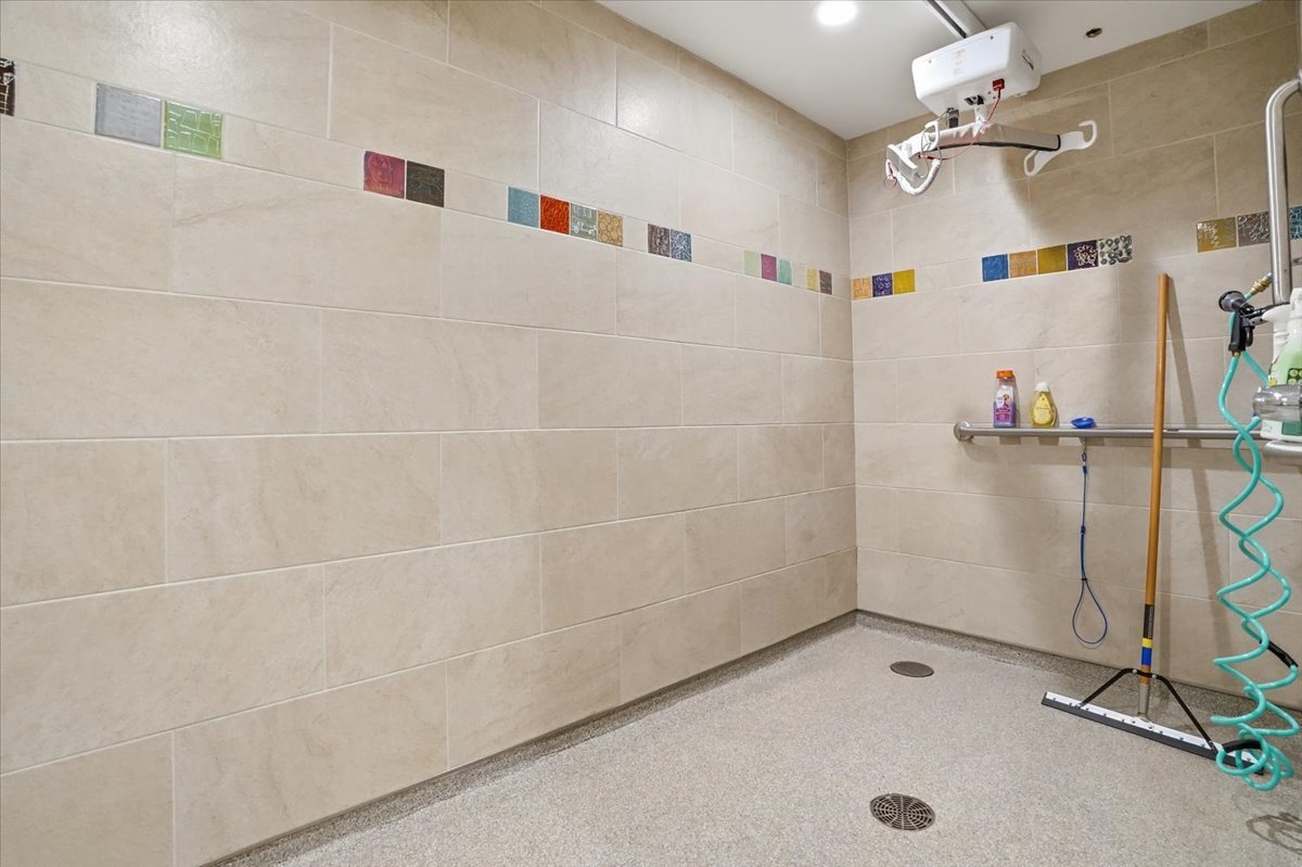 1301 S Lewis Avenue, Waukegan, IL 60085