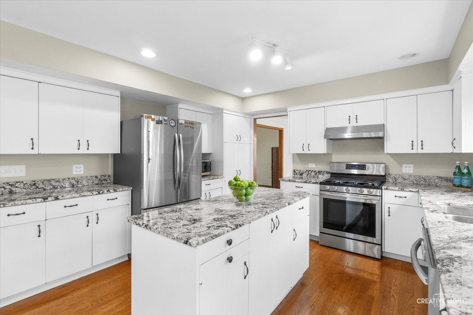 3104 Whispering Oaks Lane, Woodridge, IL 60517
