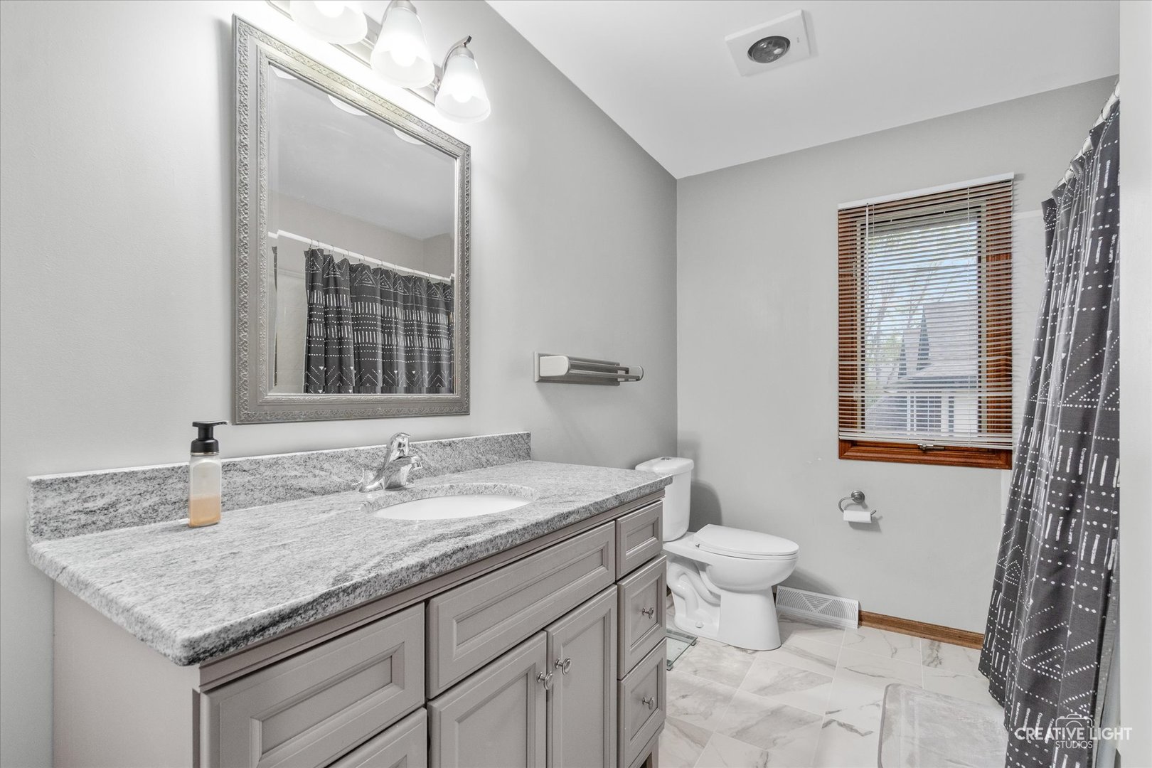 3104 Whispering Oaks Lane, Woodridge, IL 60517