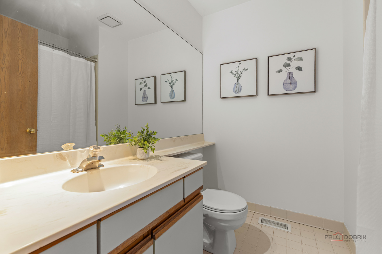 1440 Waukegan Road, Deerfield, IL 60015