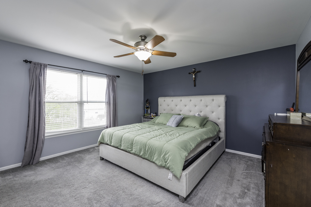 2177 W Wicklow Lane, Round Lake, IL 60073