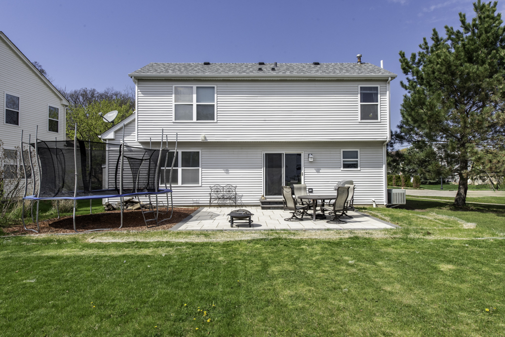 2177 W Wicklow Lane, Round Lake, IL 60073