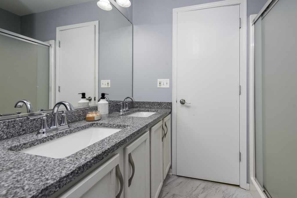 2177 W Wicklow Lane, Round Lake, IL 60073