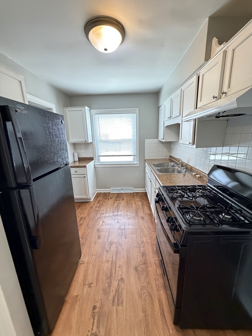 17826 SCHOOL Street, Lansing, IL 60438