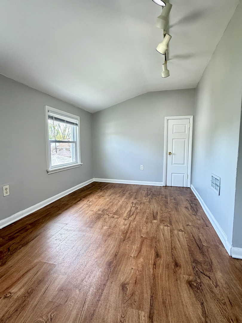 17826 SCHOOL Street, Lansing, IL 60438