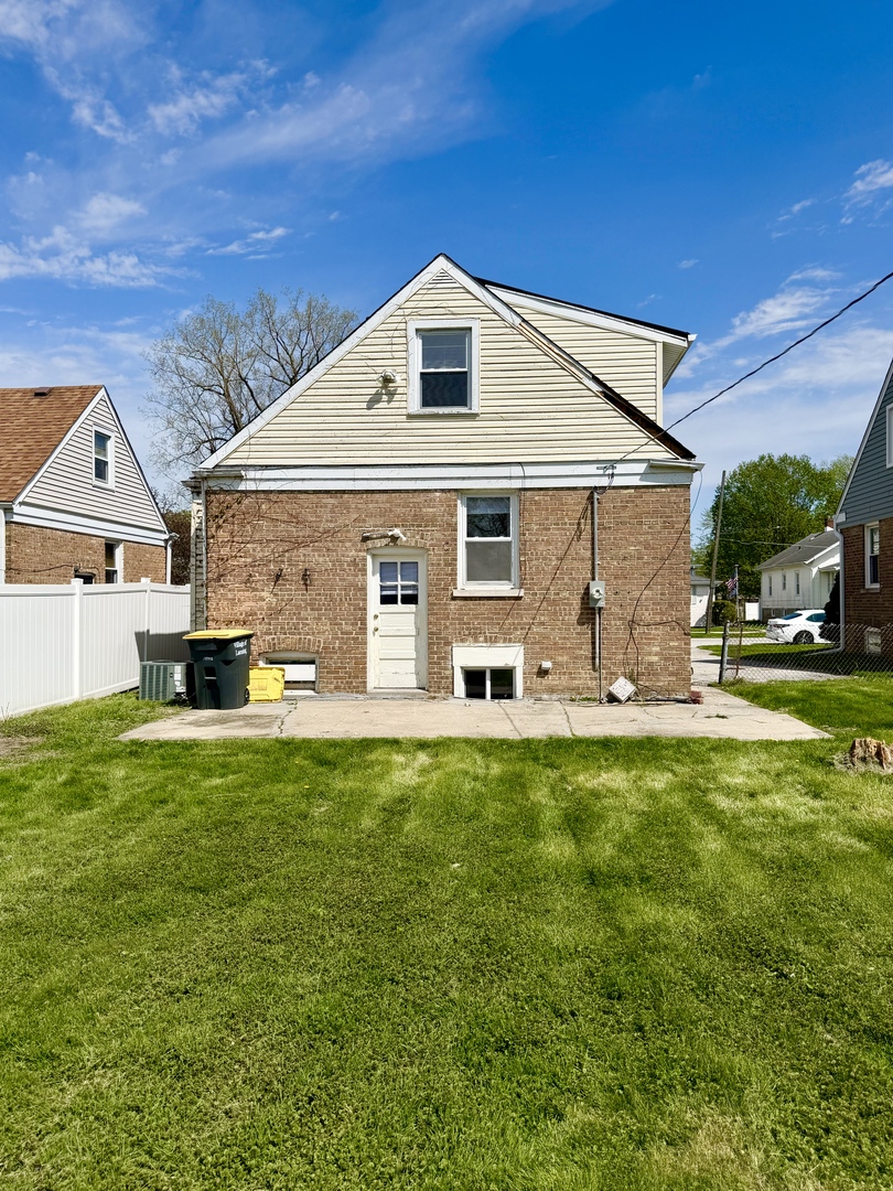 17826 SCHOOL Street, Lansing, IL 60438