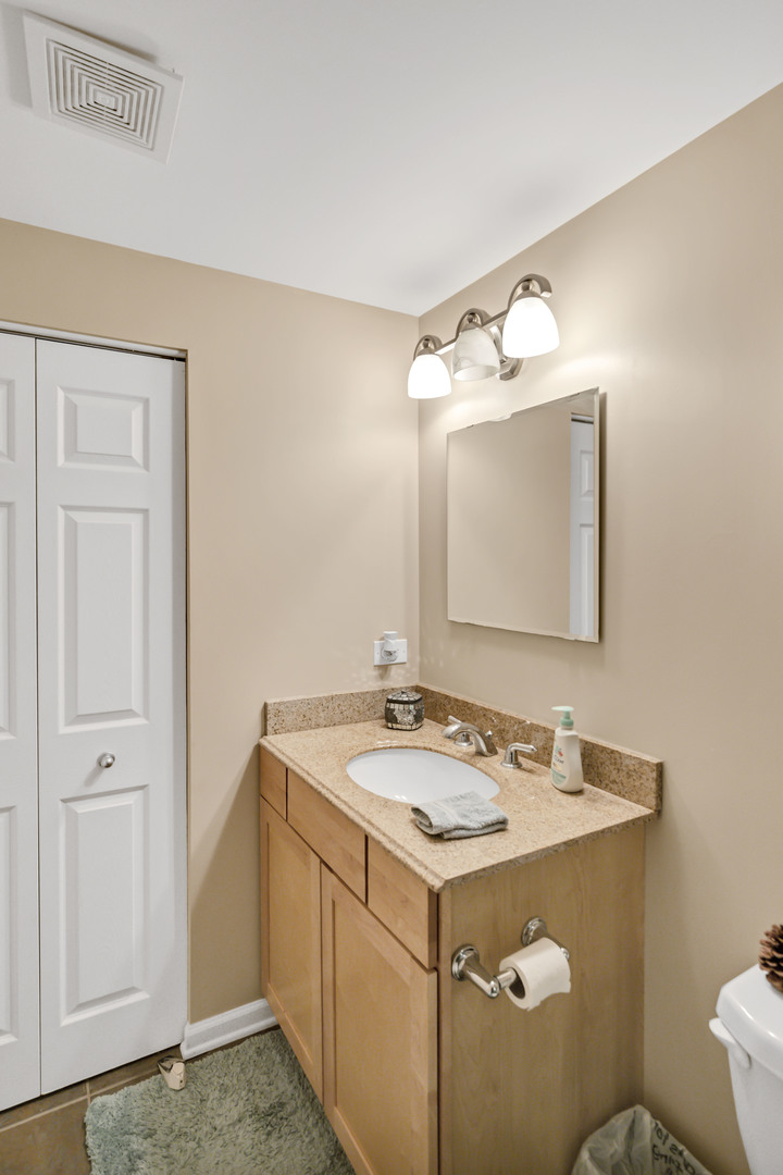 1263 Tamarack Drive, Bartlett, IL 60103