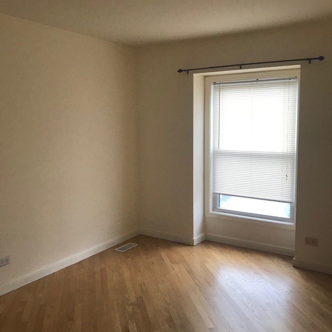 320 Inverrary Lane, Deerfield, IL 60015