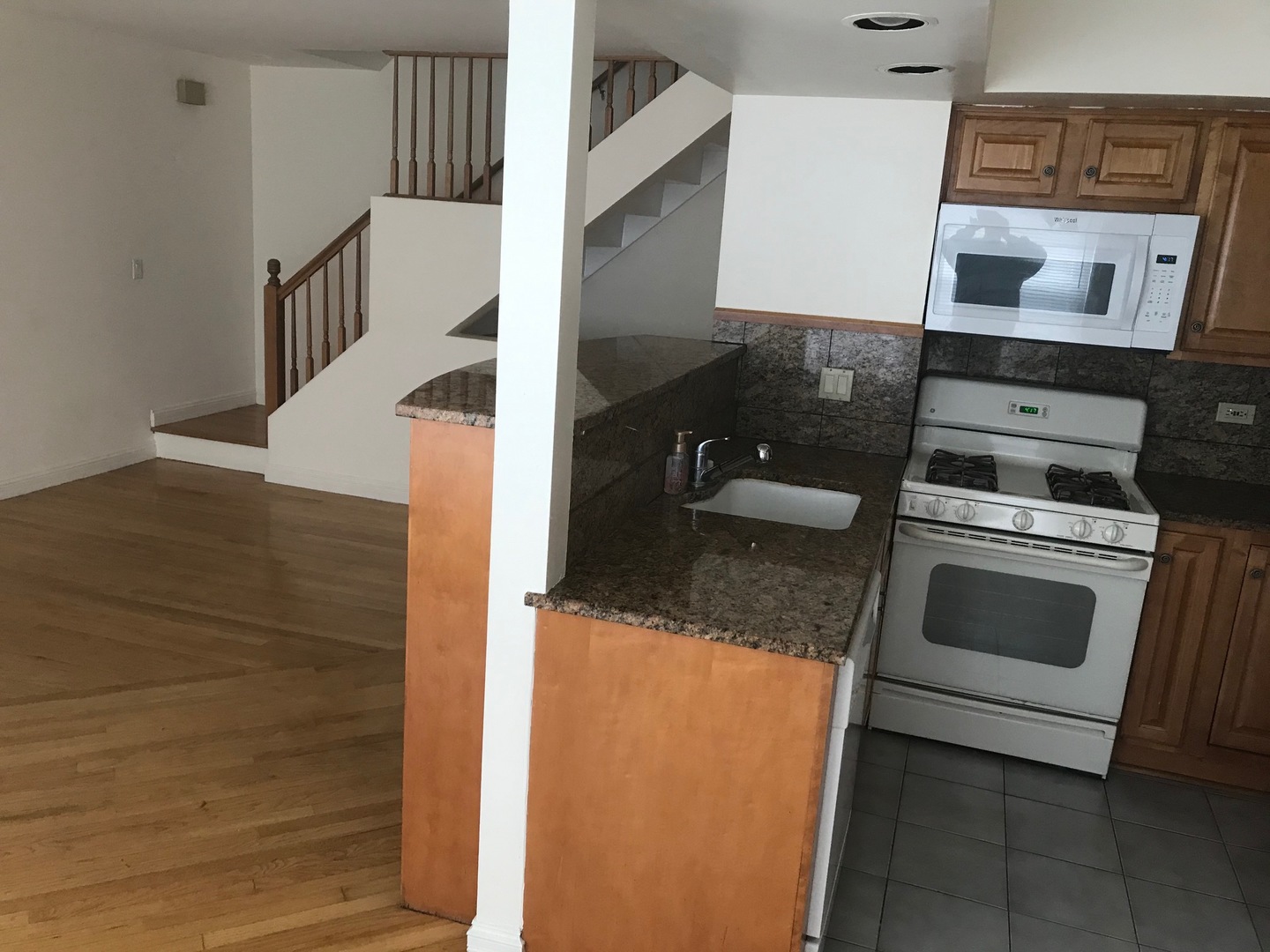 320 Inverrary Lane, Deerfield, IL 60015