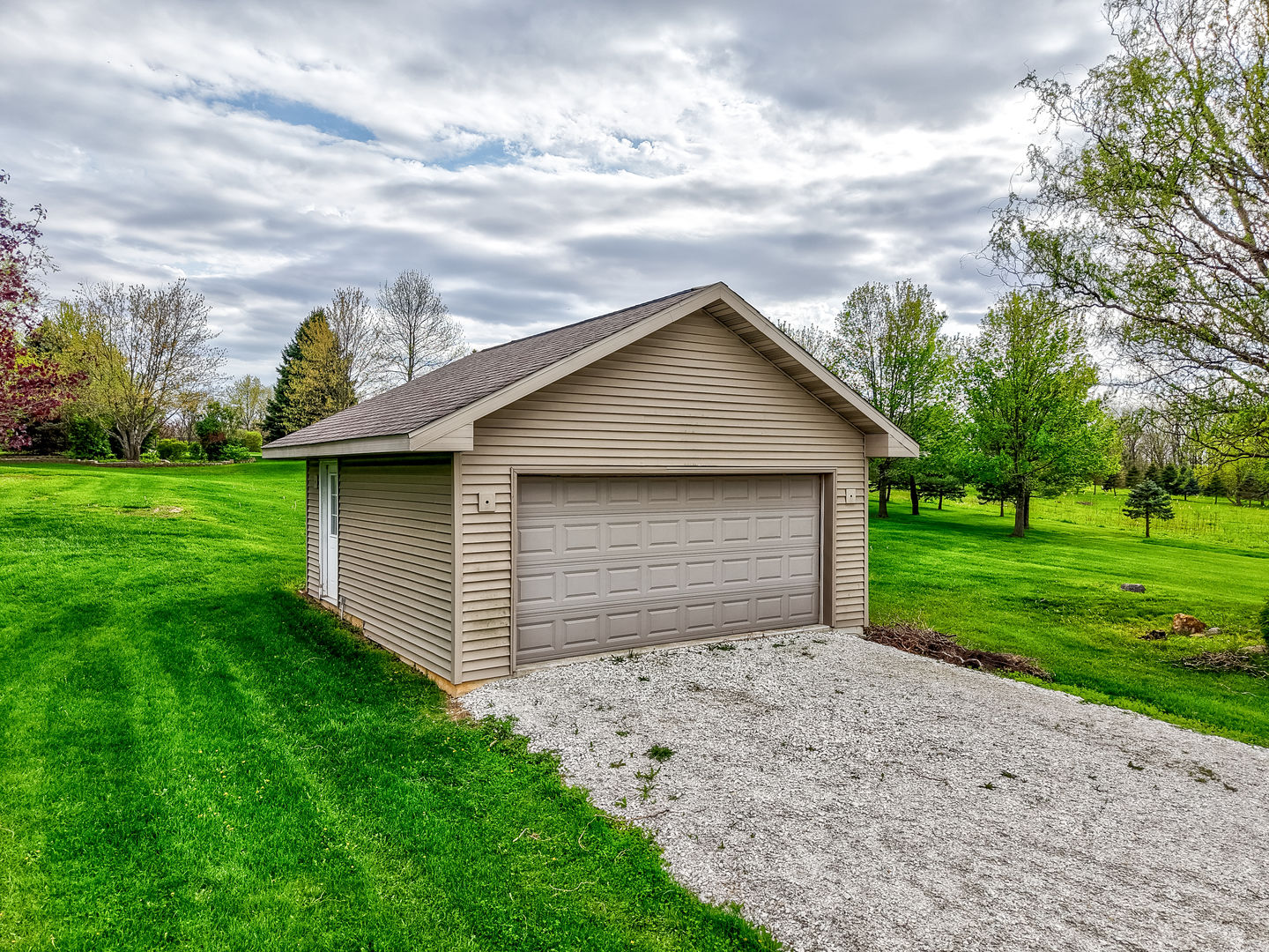 2669 E 1545th Road, Ottawa, IL 61350