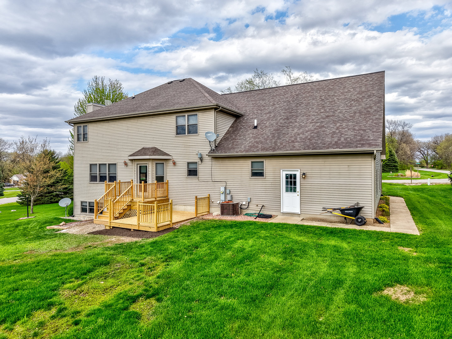 2669 E 1545th Road, Ottawa, IL 61350