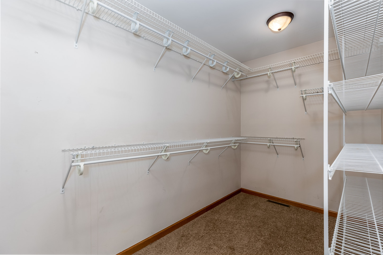 2669 E 1545th Road, Ottawa, IL 61350