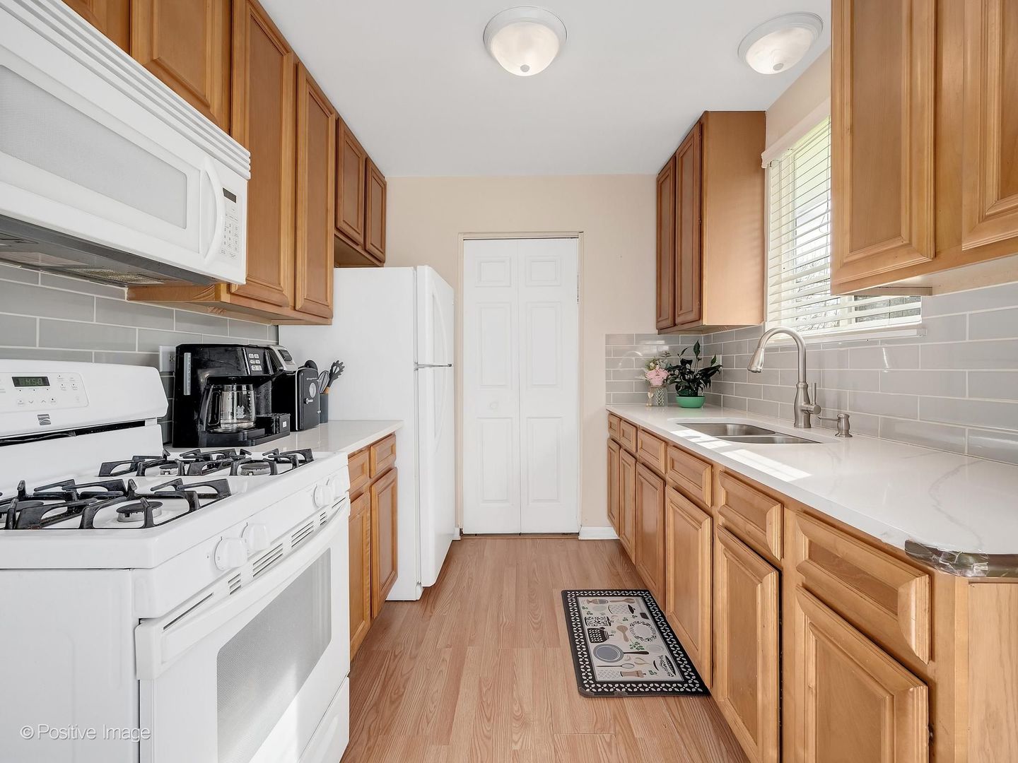 605 Commanche Court, Carol Stream, IL 60188