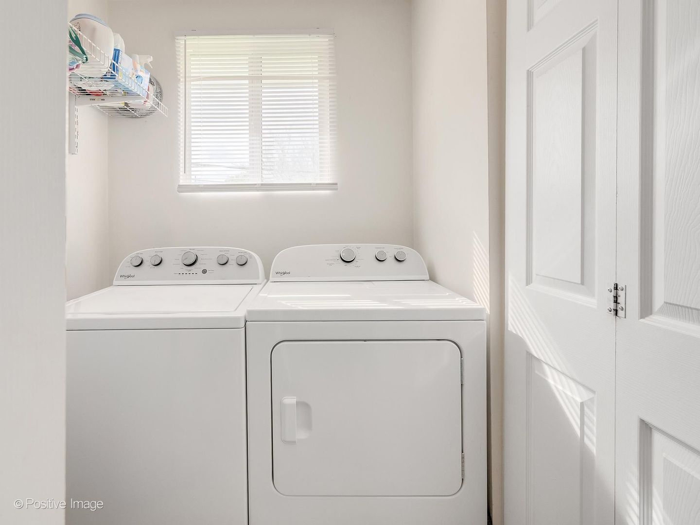 605 Commanche Court, Carol Stream, IL 60188