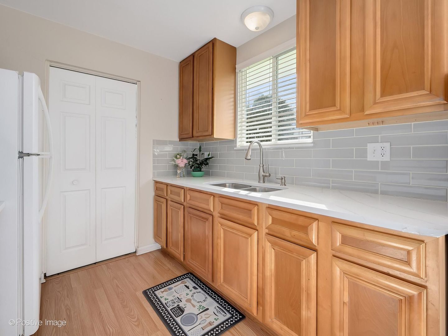 605 Commanche Court, Carol Stream, IL 60188