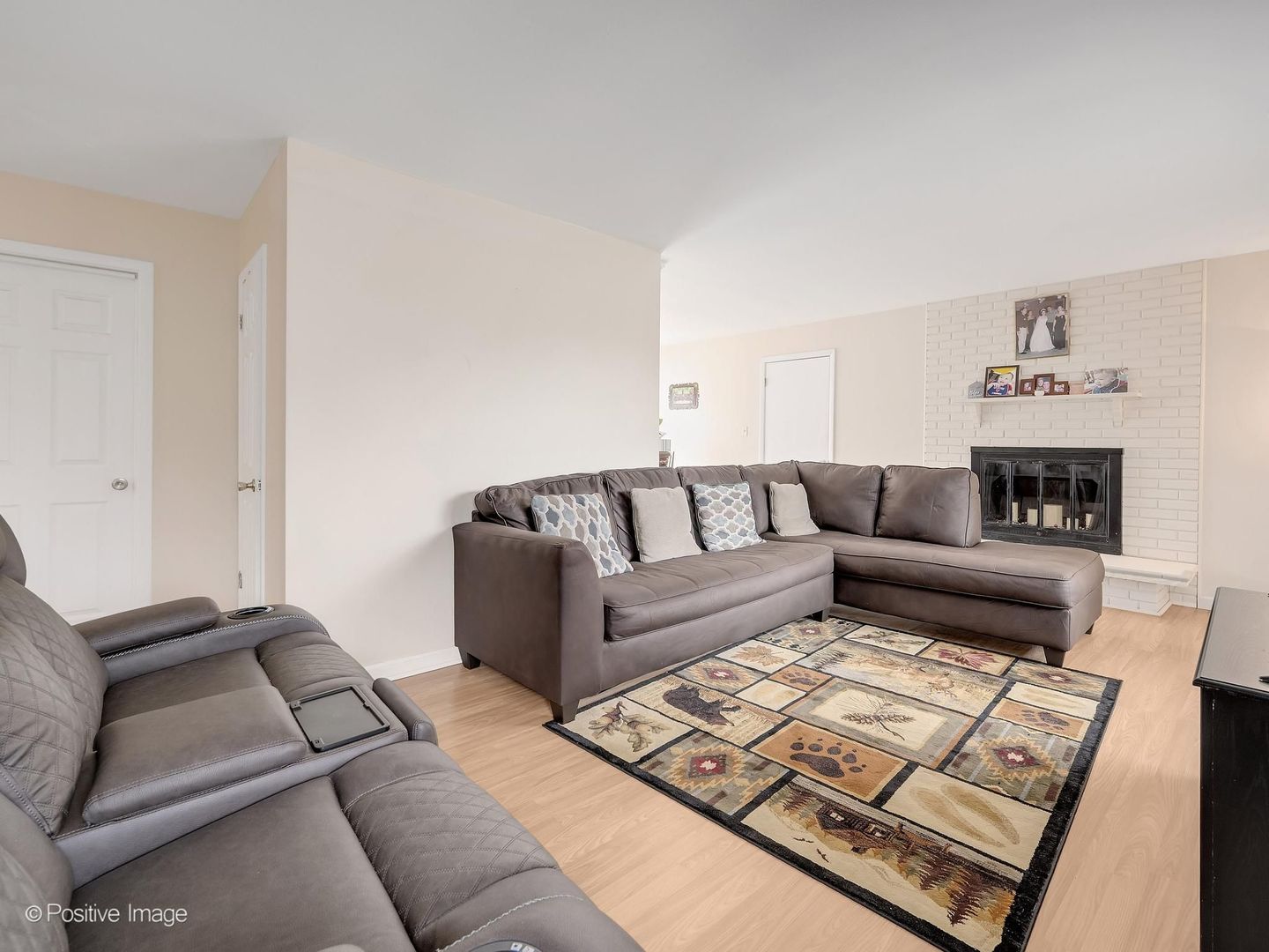 605 Commanche Court, Carol Stream, IL 60188