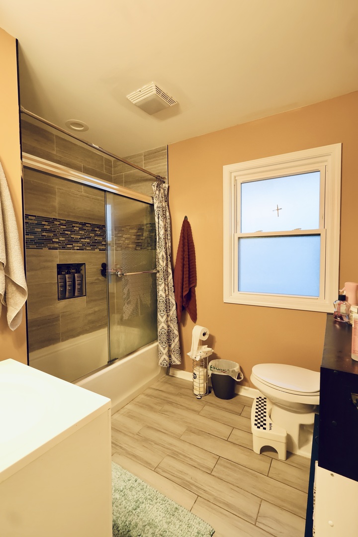 8043 Salisbury Avenue, Lyons, IL 60534