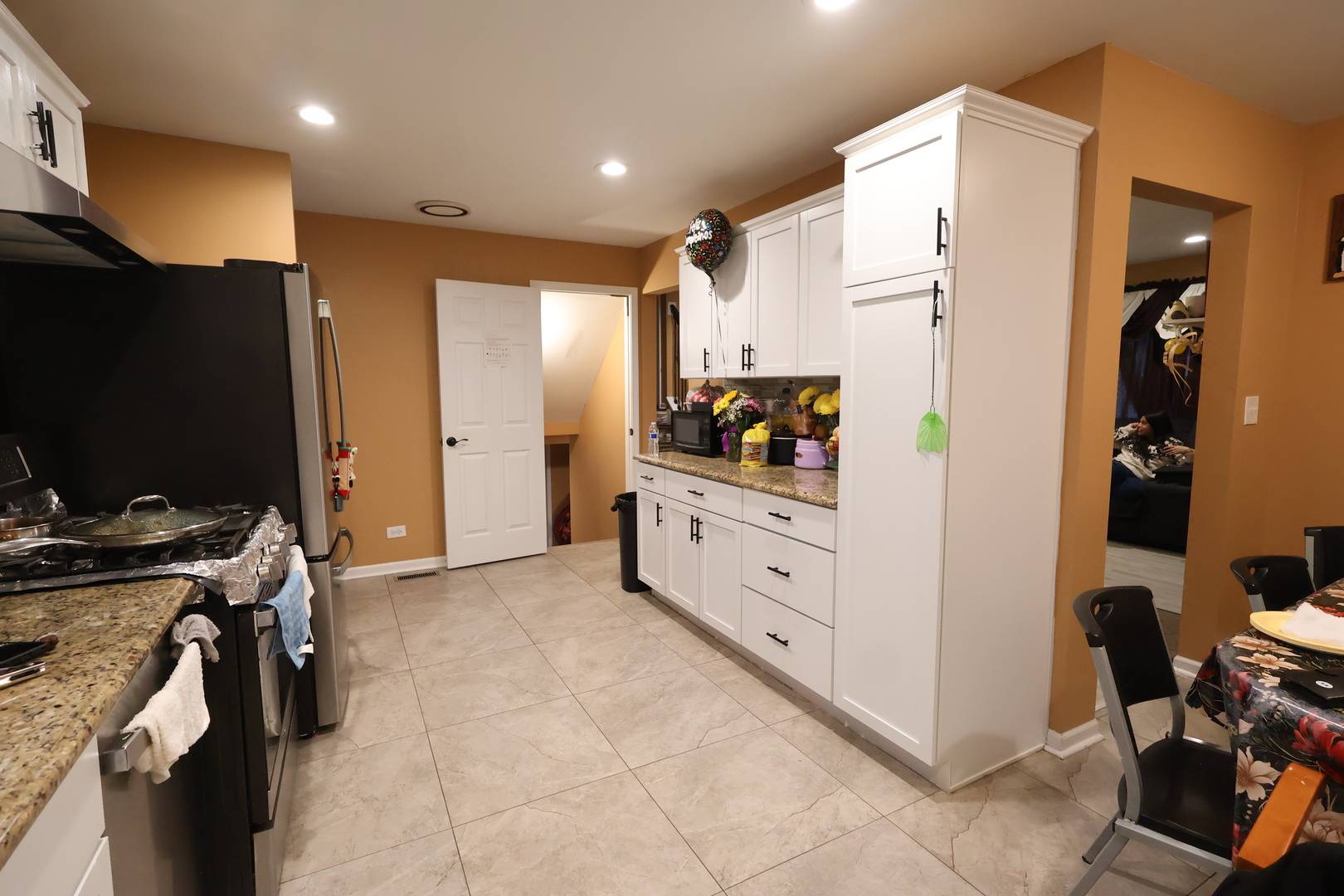 8043 Salisbury Avenue, Lyons, IL 60534