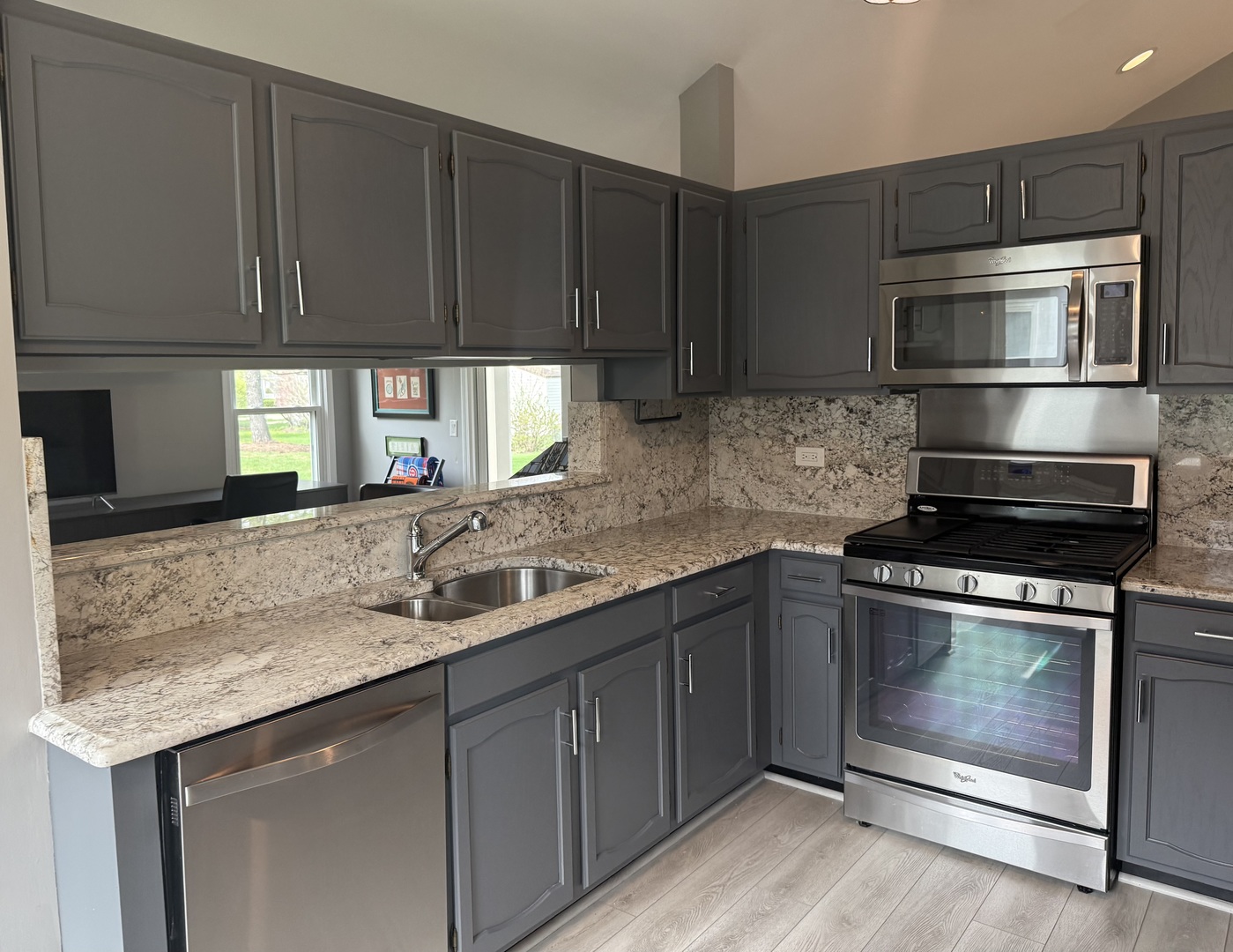 43 Willow Parkway, Buffalo Grove, IL 60089