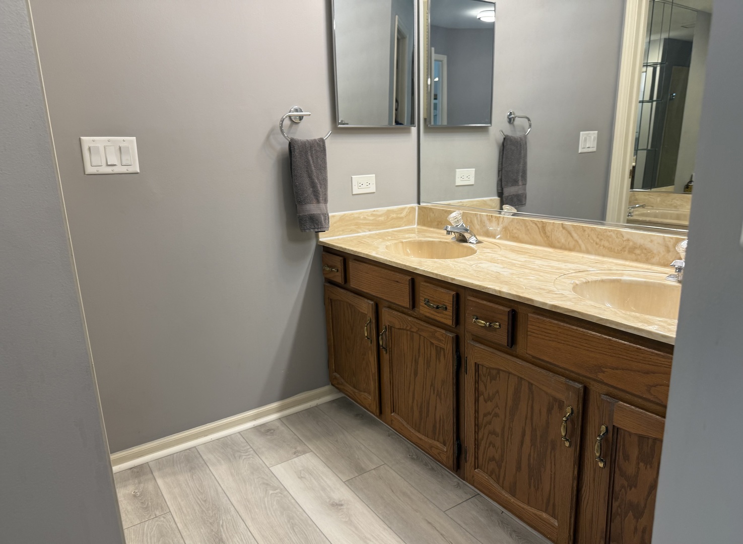 43 Willow Parkway, Buffalo Grove, IL 60089