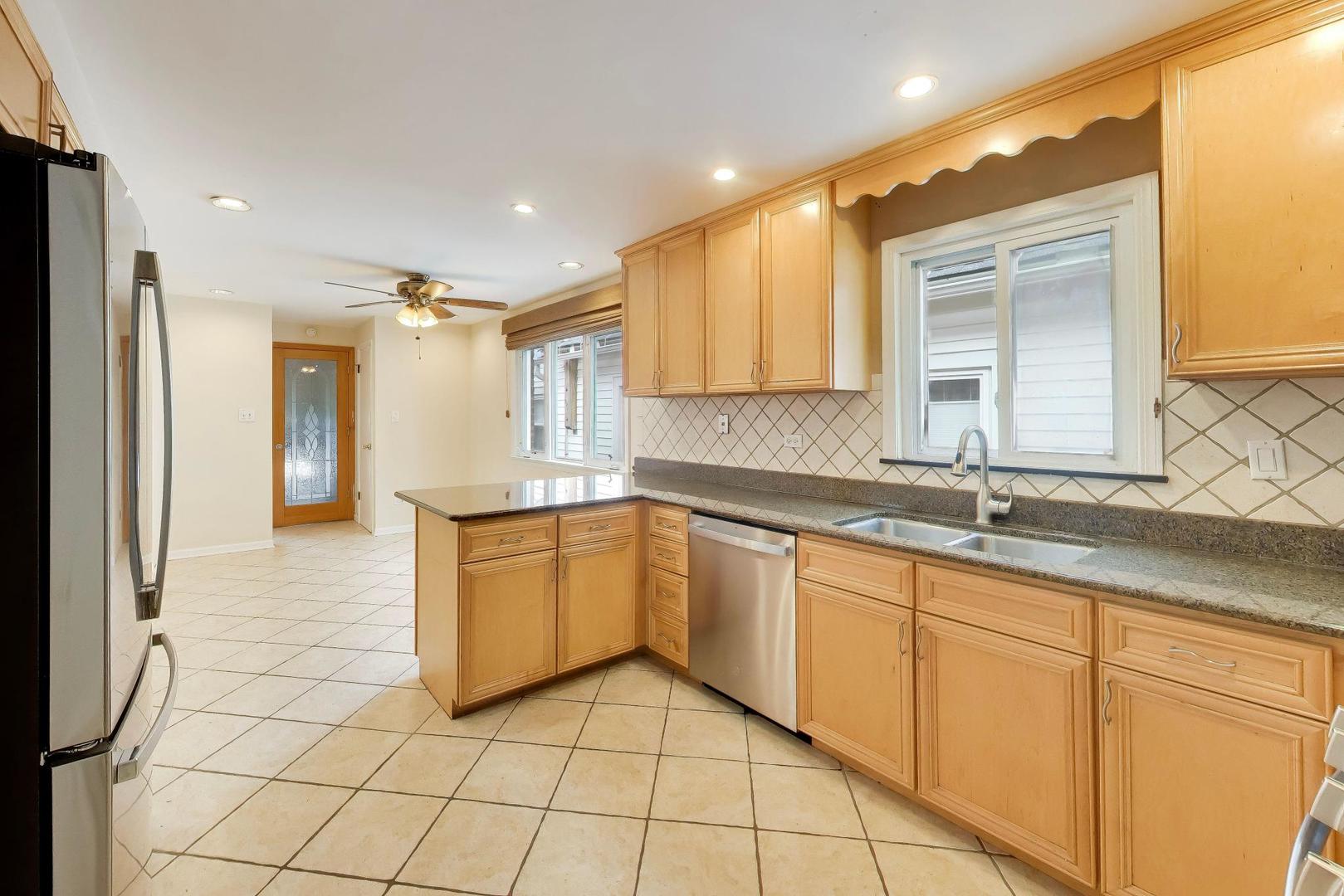 2972 S Loomis Street, Chicago, IL 60608
