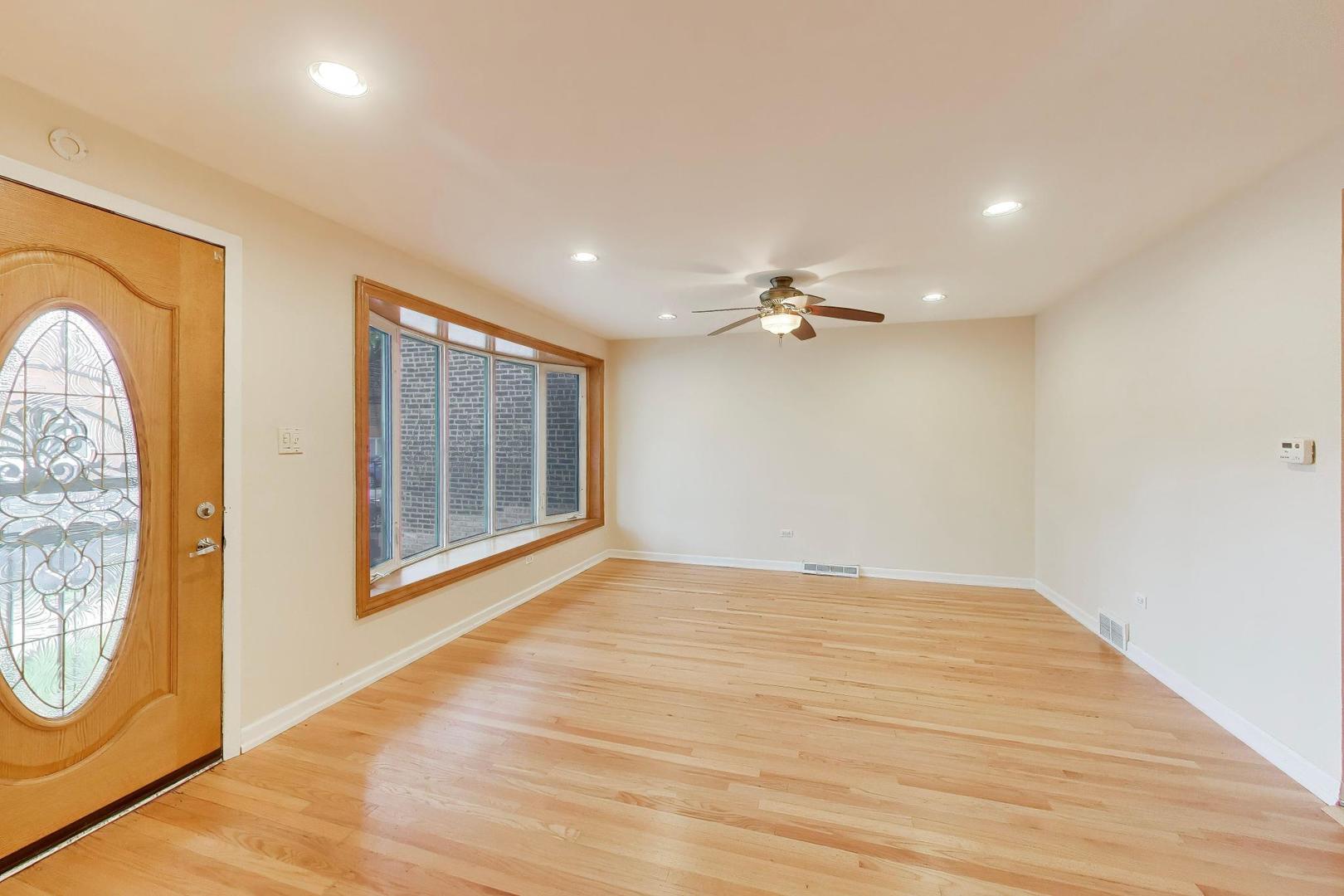 2972 S Loomis Street, Chicago, IL 60608