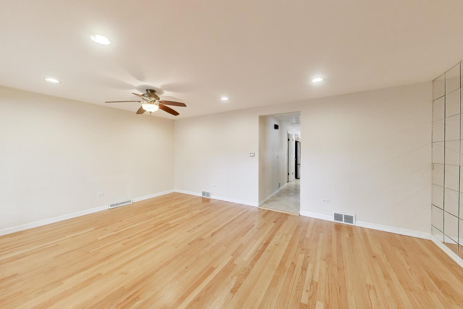 2972 S Loomis Street, Chicago, IL 60608