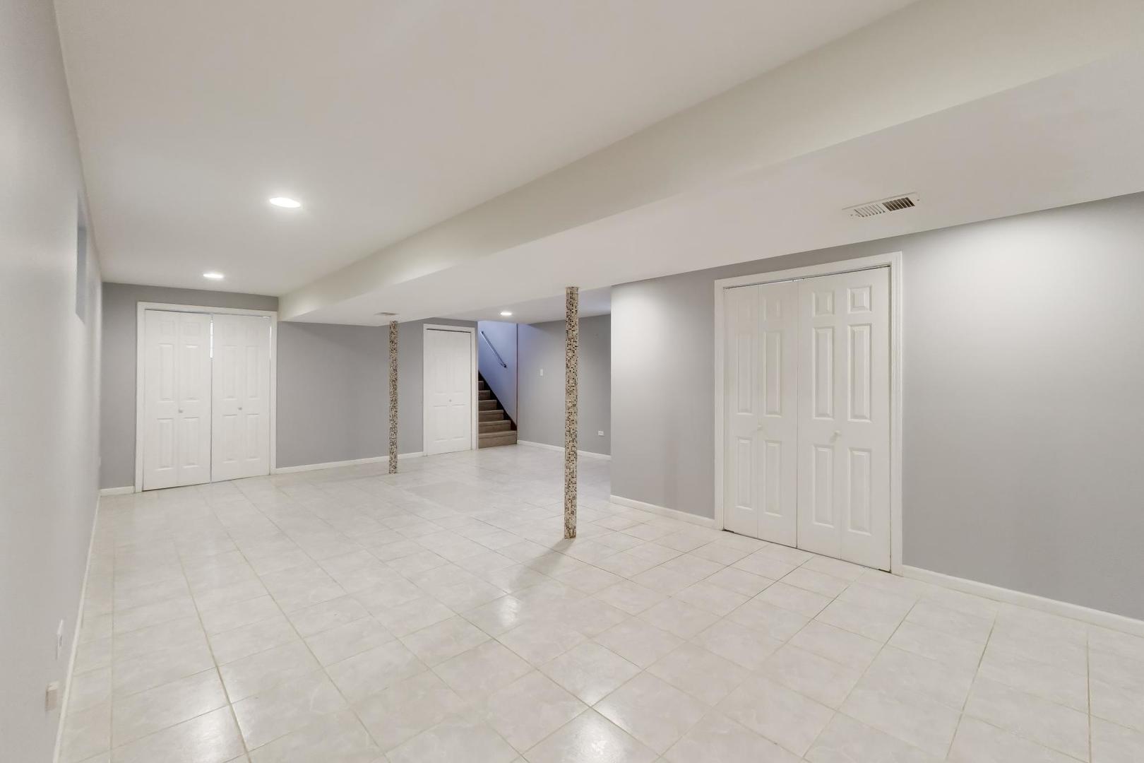 2972 S Loomis Street, Chicago, IL 60608