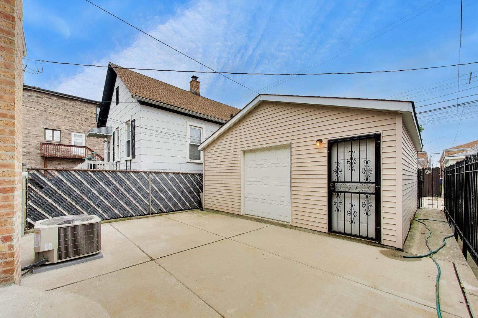 2972 S Loomis Street, Chicago, IL 60608