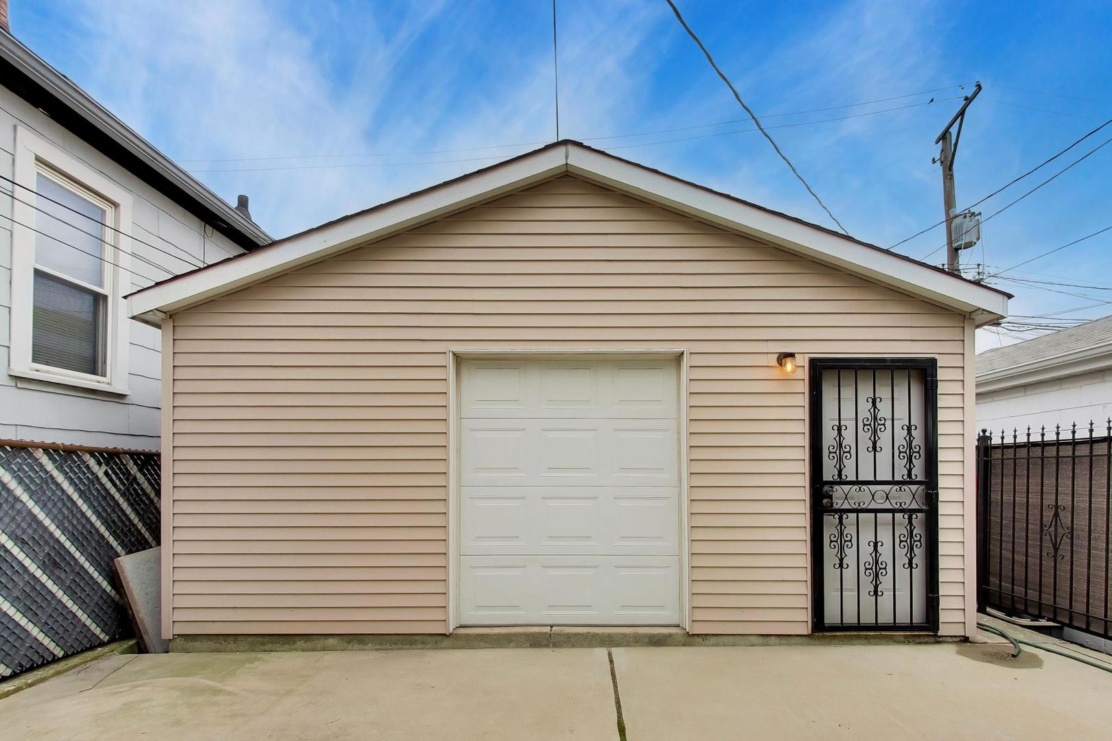 2972 S Loomis Street, Chicago, IL 60608